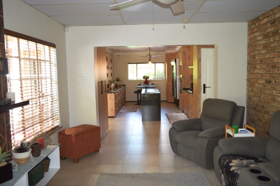 3 Bedroom Property for Sale in Wilkoppies North West